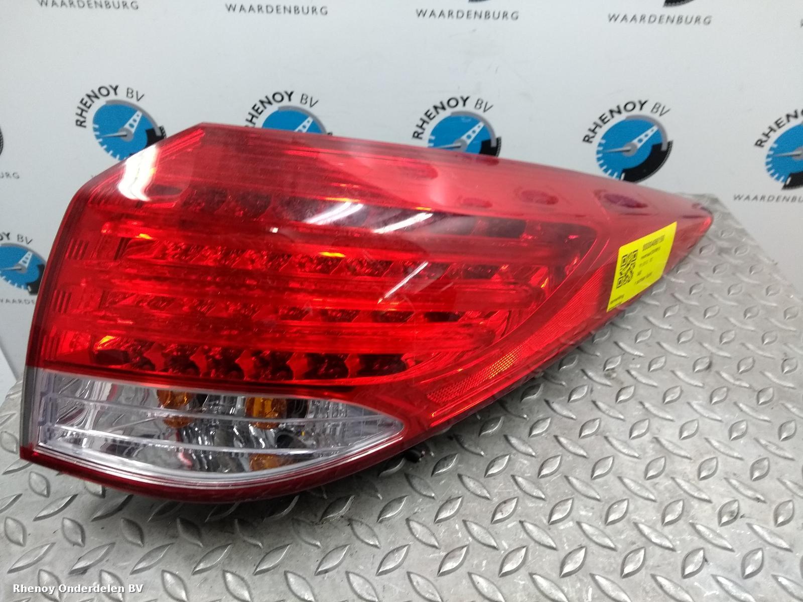 Bekijk Auto-onderdeel ACHTERLICHT R HYUNDAI I40 2012