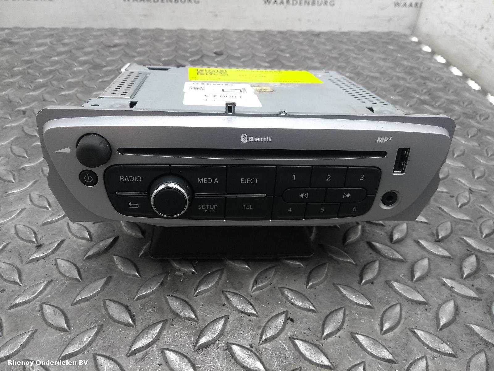 Bekijk Auto-onderdeel RADIO RENAULT MEGANE 2013