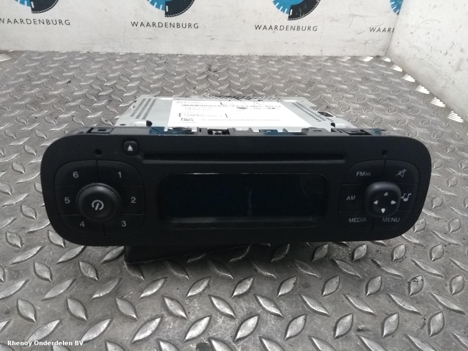 Bekijk Auto-onderdeel RADIO FIAT PANDA 2014