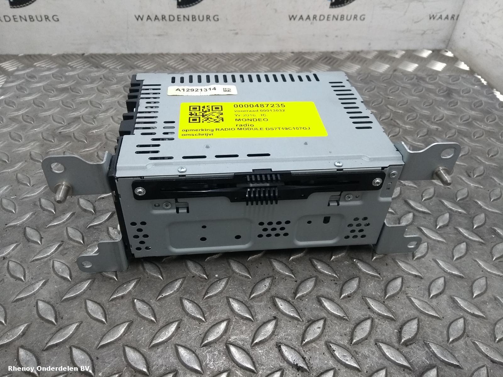 Bekijk Auto-onderdeel RADIO FORD MONDEO 2016
