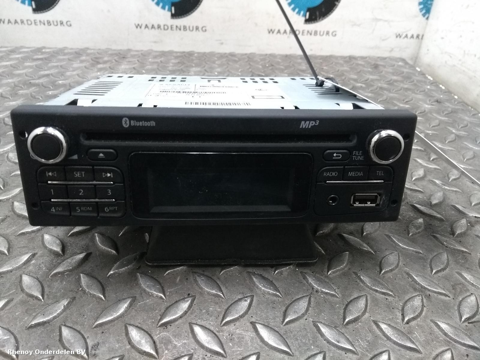 Bekijk Auto-onderdeel RADIO NISSAN PRIMASTAR 2014