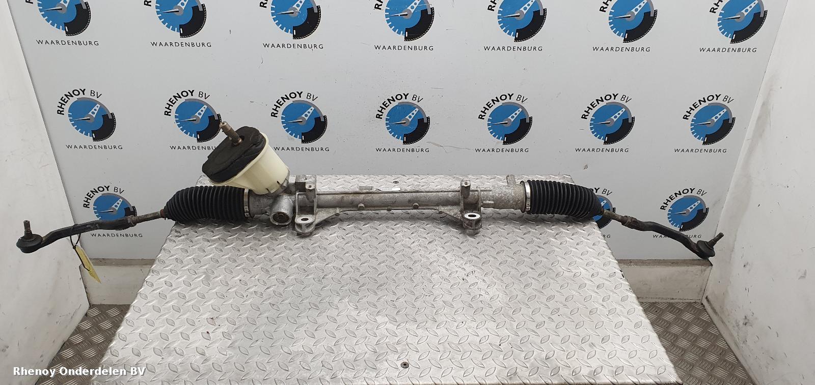 Bekijk Auto-onderdeel STUURHUIS RENAULT MEGANE 2010