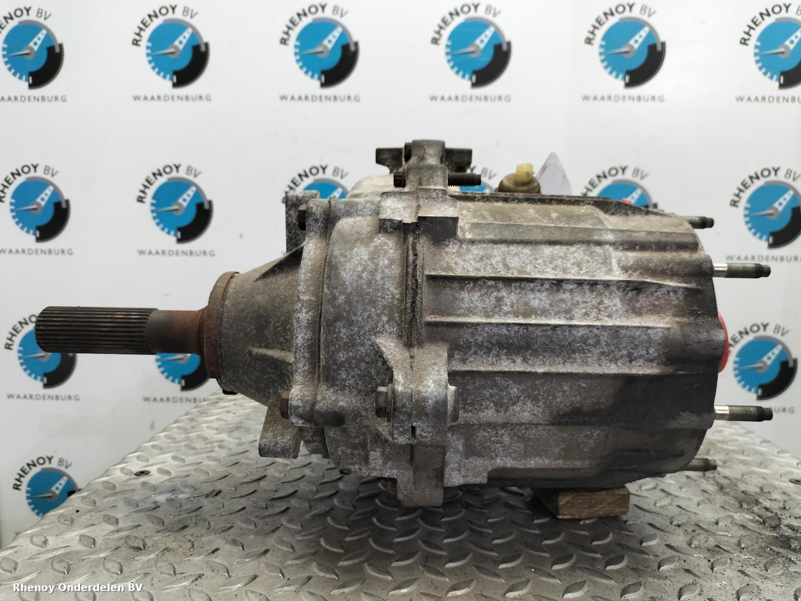 View Auto part TUSSENBAK JEEP CHEROKEE 2005