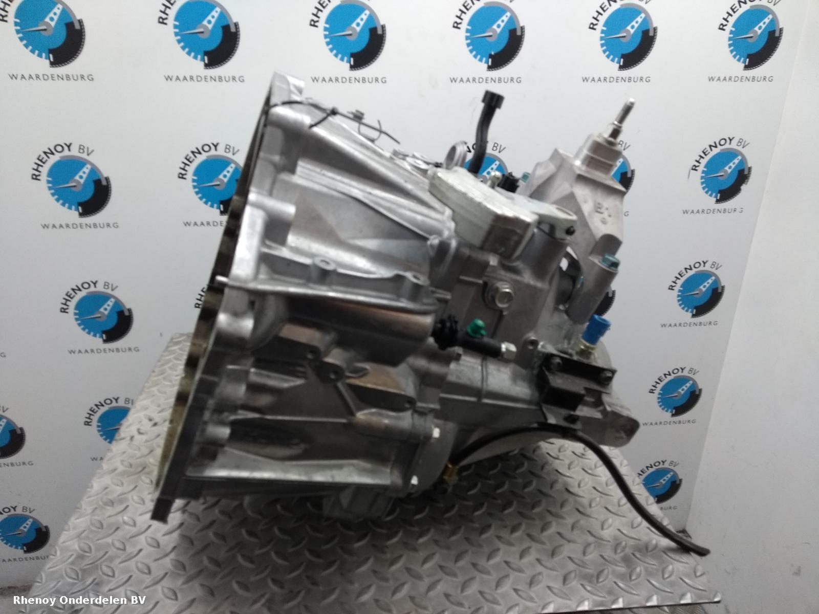 View Auto part TRANSMISSIE / VERSNELLINGSBAK NISSAN X TRAIL 2014