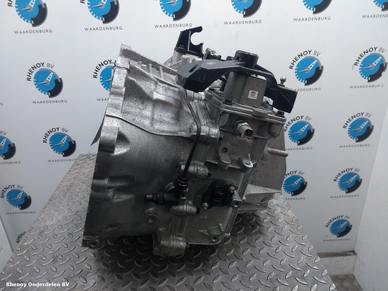View Auto part TRANSMISSIE / VERSNELLINGSBAK VOLVO V40 2017