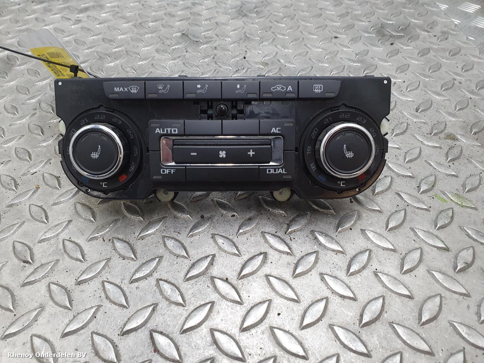 Bekijk Auto-onderdeel KACHEL BEDIENINGSPANEEL SKODA SUPERB 2011