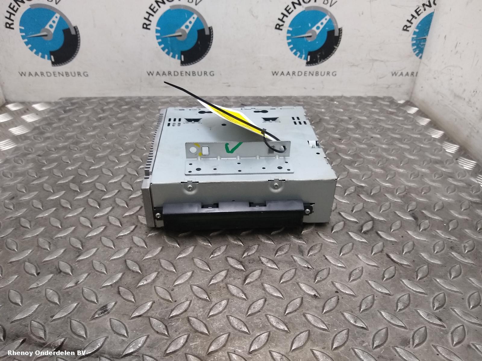 Bekijk Auto-onderdeel RADIO VOLVO V50 2005