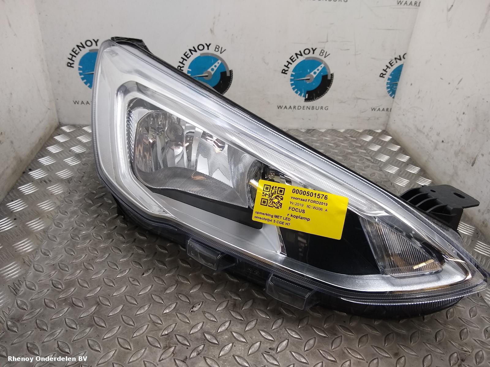 Bekijk Auto-onderdeel KOPLAMP R FORD FOCUS 2019