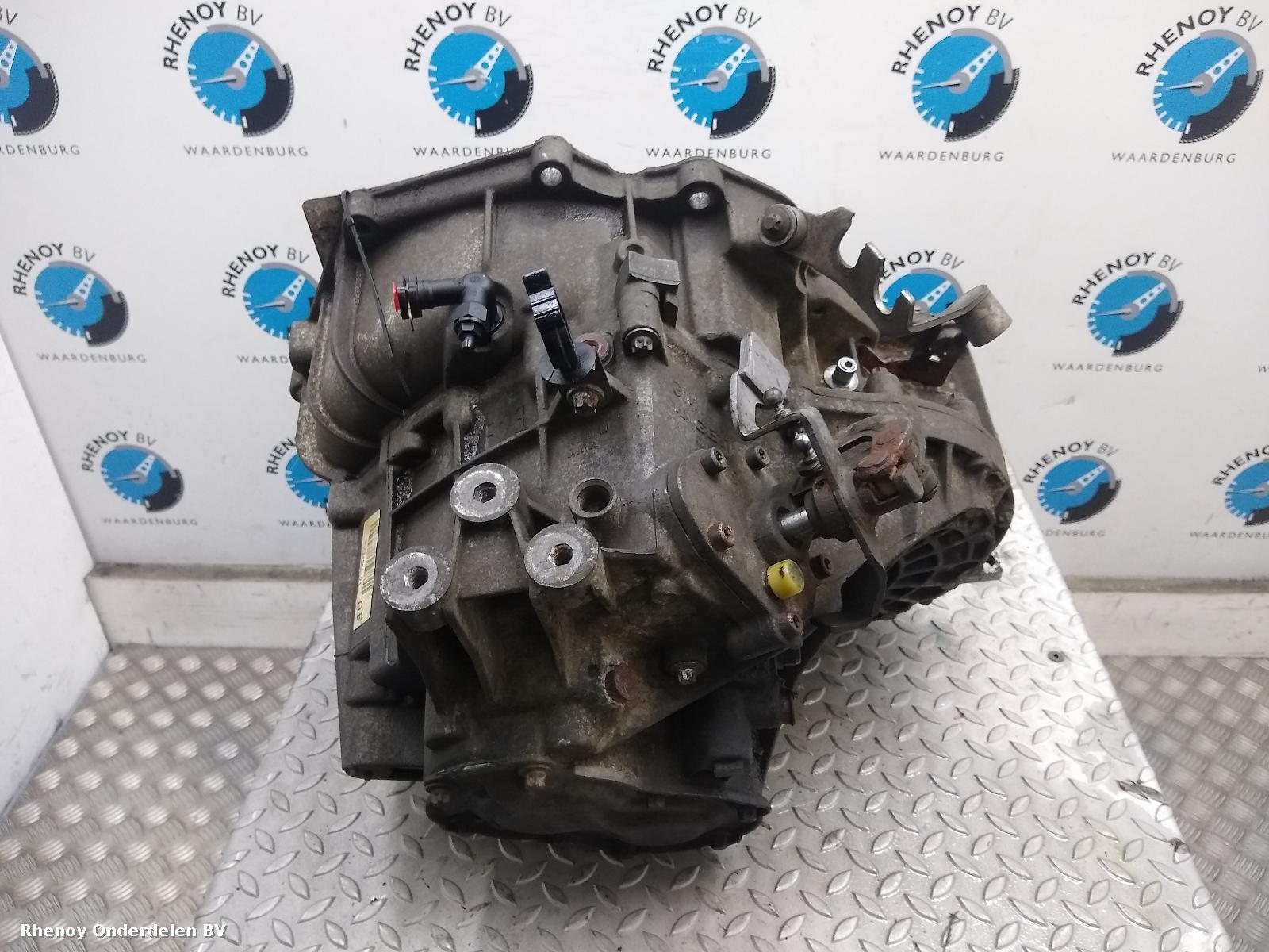 2004 OPEL / VAUXHALL ASTRA TRANSMISSIE / VERSNELLINGSBAK View Auto part TRANSMISSIE / VERSNELLINGSBAK OPEL / VAUXHALL ASTRA 2004