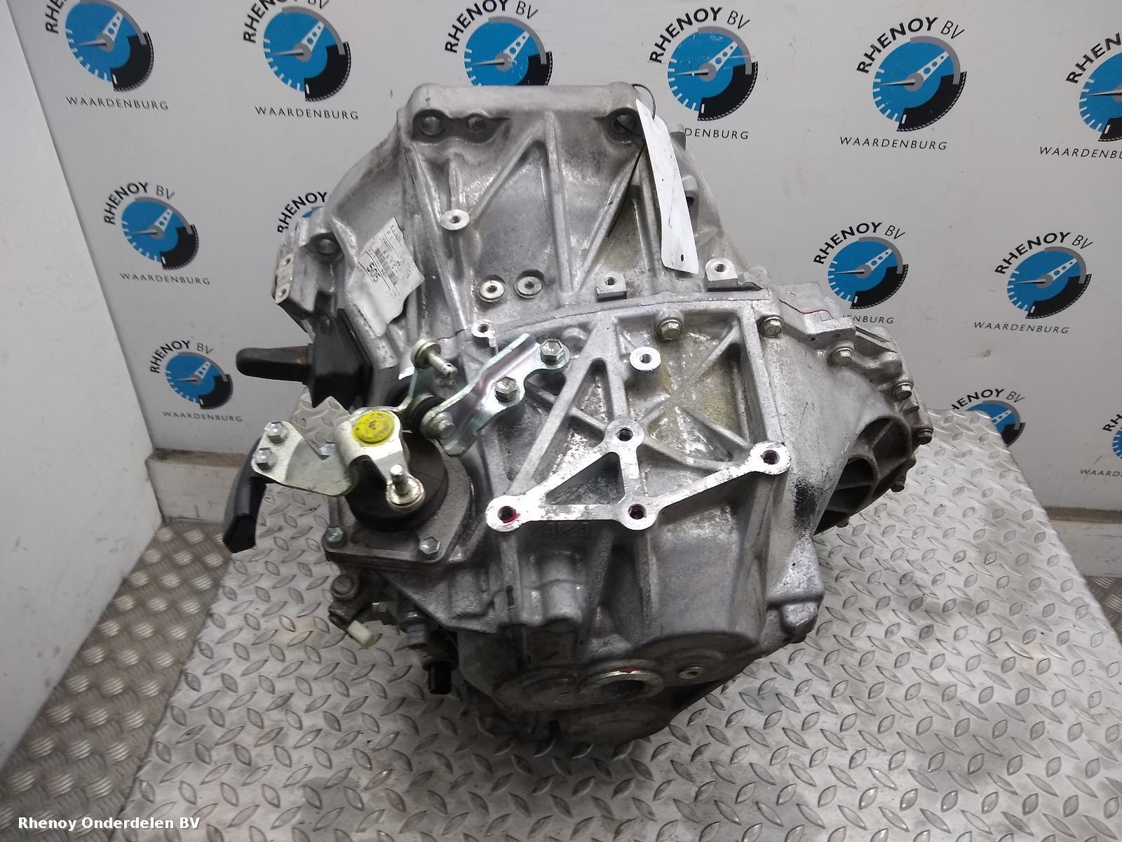 View Auto part TRANSMISSIE / VERSNELLINGSBAK TOYOTA AVENSIS 2015