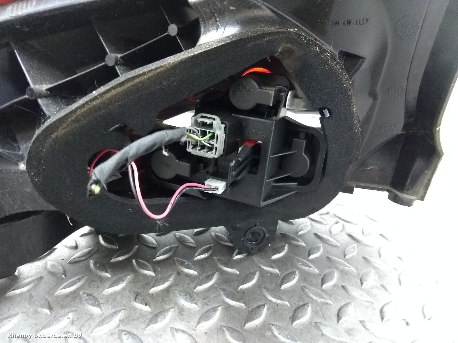 2017 VOLVO V40 R Taillight View Auto part R Taillight VOLVO V40 2017