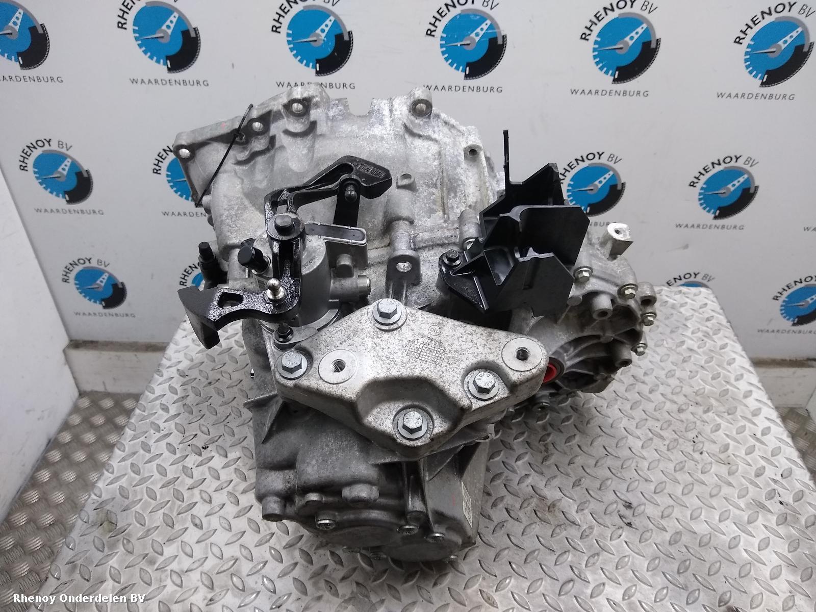 2017 VOLVO V40 TRANSMISSIE / VERSNELLINGSBAK View Auto part TRANSMISSIE / VERSNELLINGSBAK VOLVO V40 2017