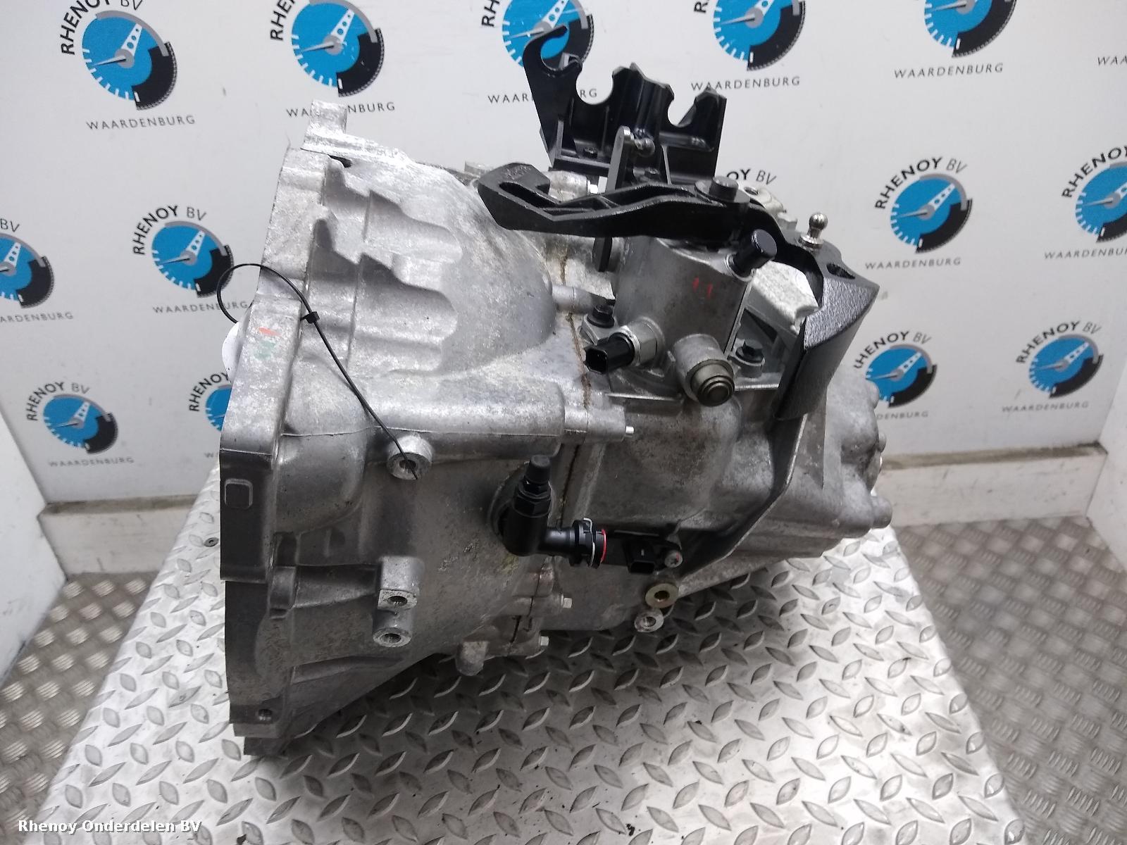 2017 VOLVO V40 TRANSMISSIE / VERSNELLINGSBAK View Auto part TRANSMISSIE / VERSNELLINGSBAK VOLVO V40 2017
