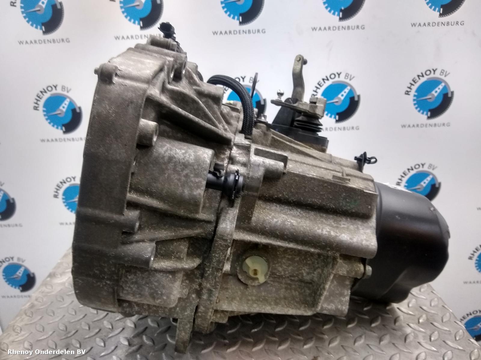 2011 RENAULT CLIO TRANSMISSIE / VERSNELLINGSBAK View Auto part TRANSMISSIE / VERSNELLINGSBAK RENAULT CLIO 2011
