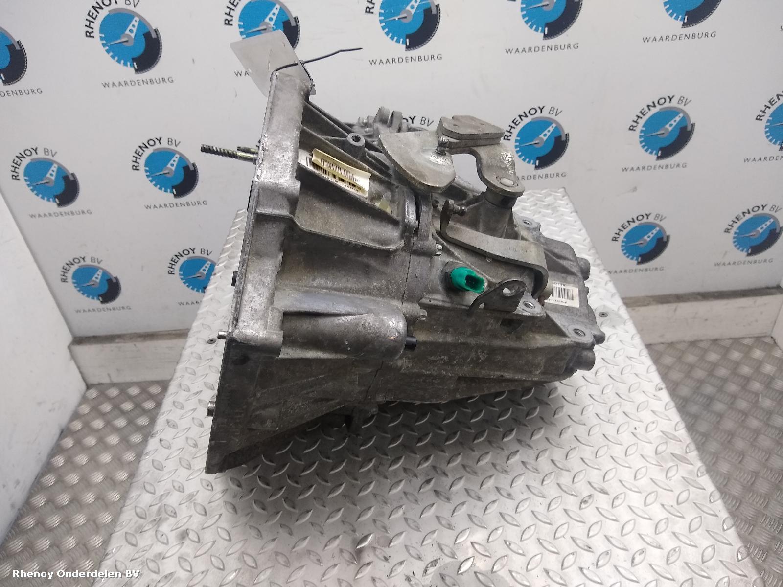 2007 RENAULT CLIO TRANSMISSIE / VERSNELLINGSBAK View Auto part TRANSMISSIE / VERSNELLINGSBAK RENAULT CLIO 2007