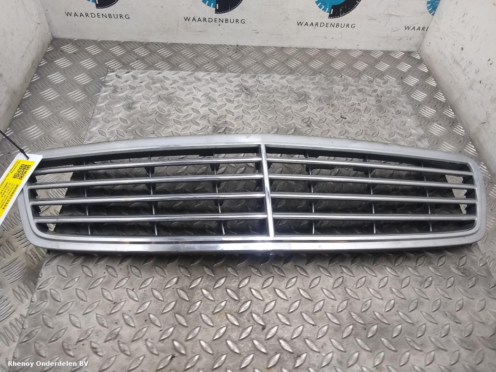 View Auto part Grille MERCEDES C CLASS 2002