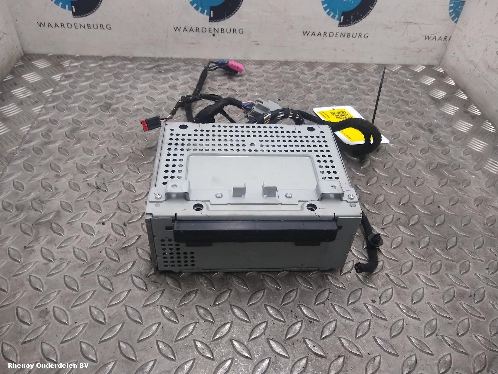 Bekijk Auto-onderdeel RADIO FORD FIESTA 2014