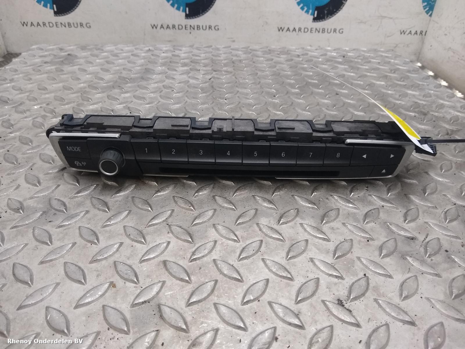 Bekijk Auto-onderdeel RADIO BMW 3 SERIES 2014