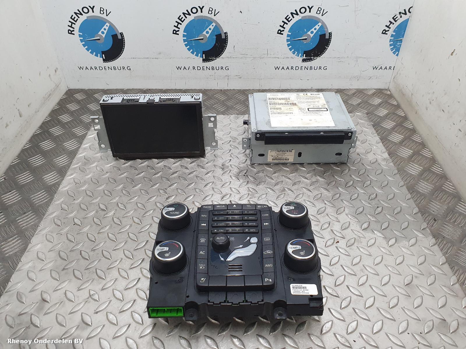 View Auto part SAT_NAV_UNIT VOLVO V60 2013