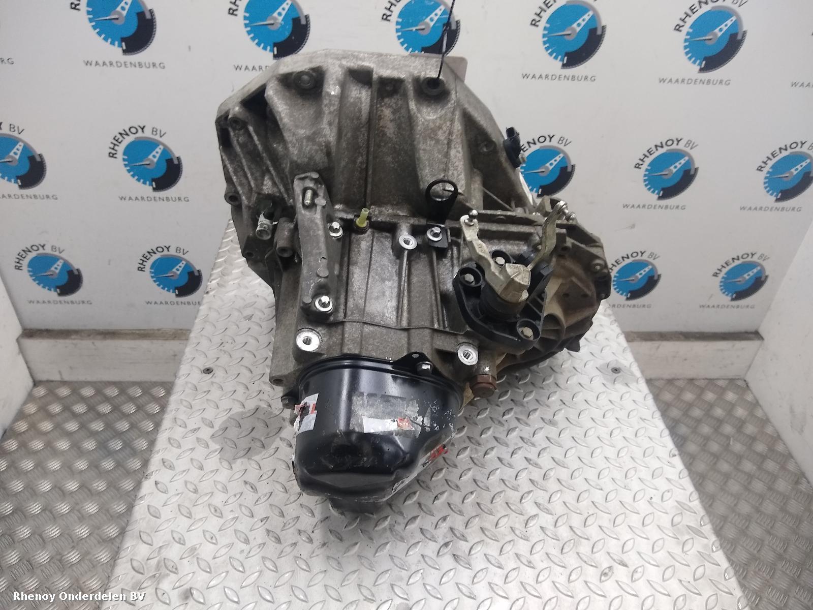 2011 RENAULT CLIO TRANSMISSIE / VERSNELLINGSBAK View Auto part TRANSMISSIE / VERSNELLINGSBAK RENAULT CLIO 2011
