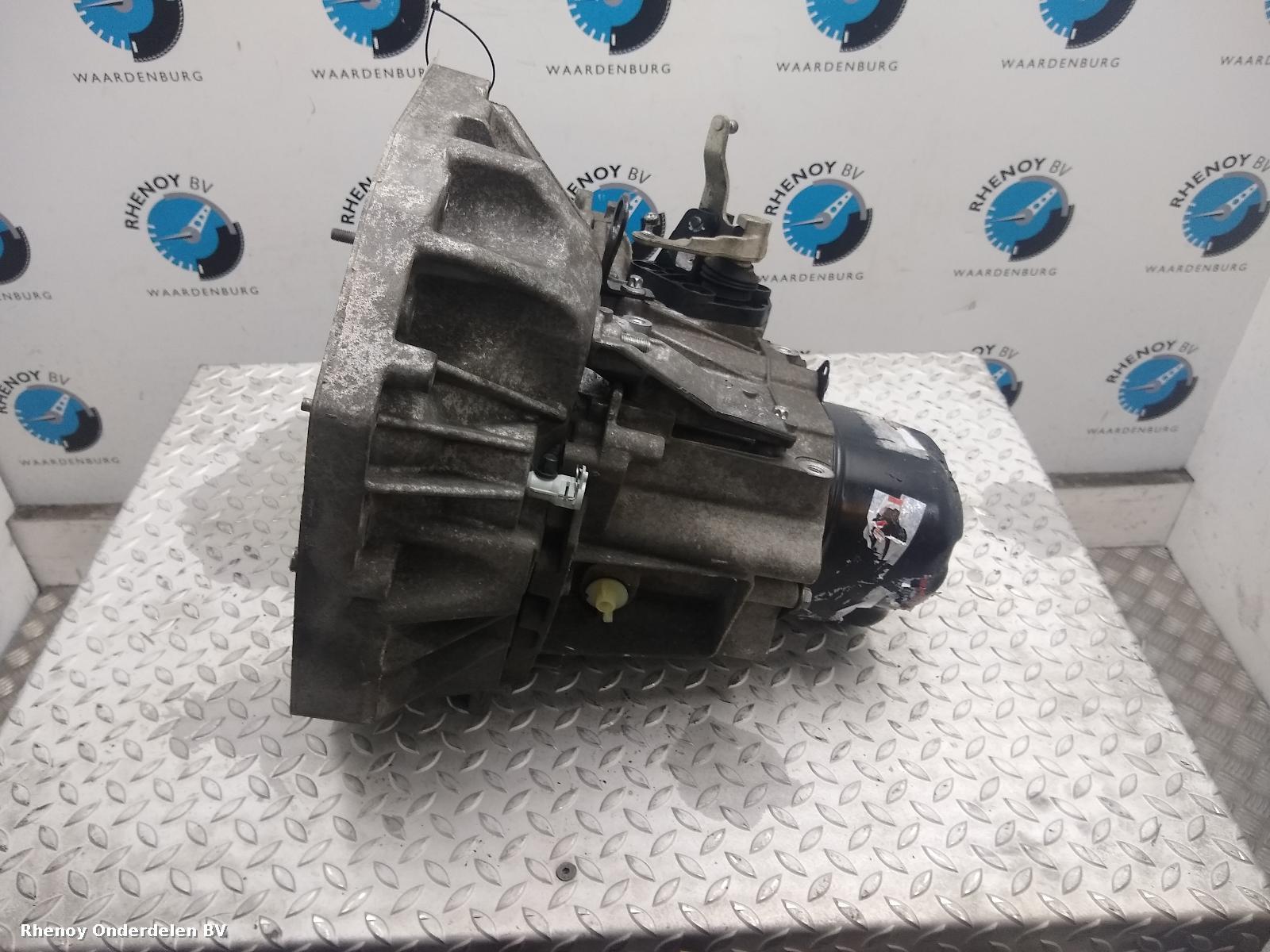 2011 RENAULT CLIO TRANSMISSIE / VERSNELLINGSBAK View Auto part TRANSMISSIE / VERSNELLINGSBAK RENAULT CLIO 2011