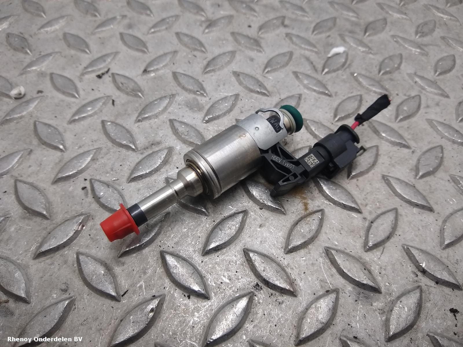 Bekijk Auto-onderdeel BRANDSTOF INJECTOR / VERSTUIVER VOLKSWAGEN JETTA 2016