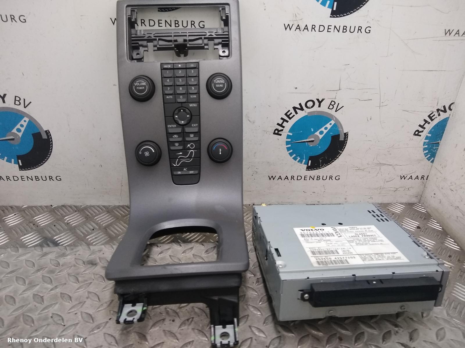 Bekijk Auto-onderdeel KACHEL BEDIENINGSPANEEL VOLVO S40 2005