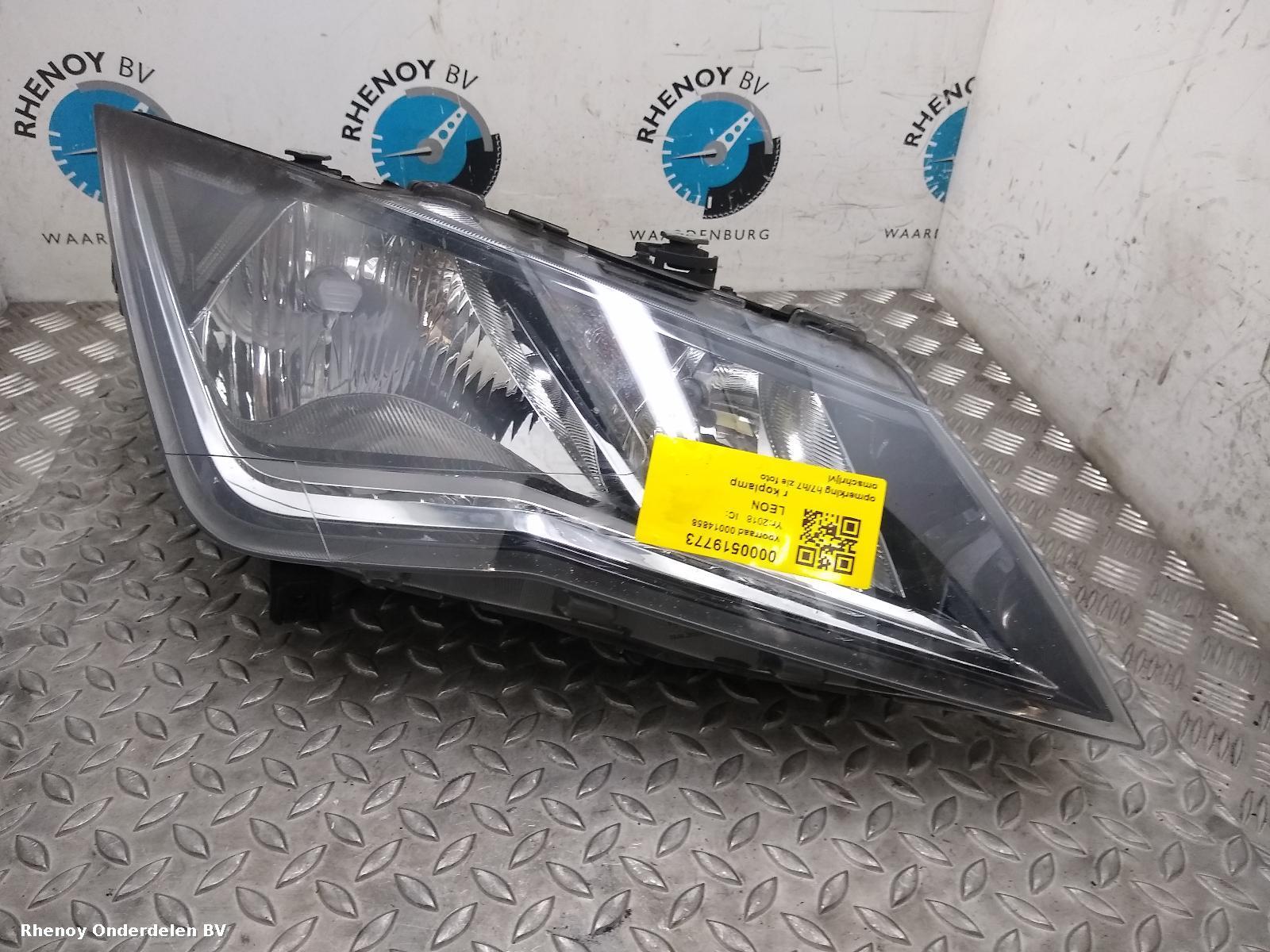 View Auto part R Headlamp SEAT LEON 2018