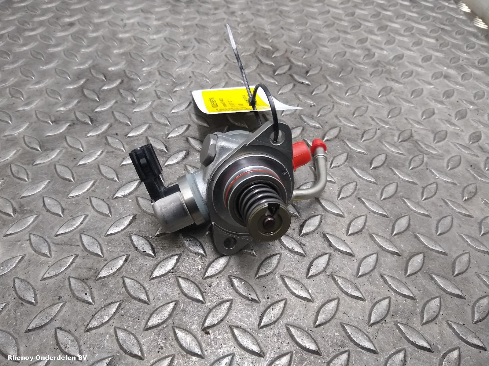 View Auto part Fuel Pump VOLVO V40 2017