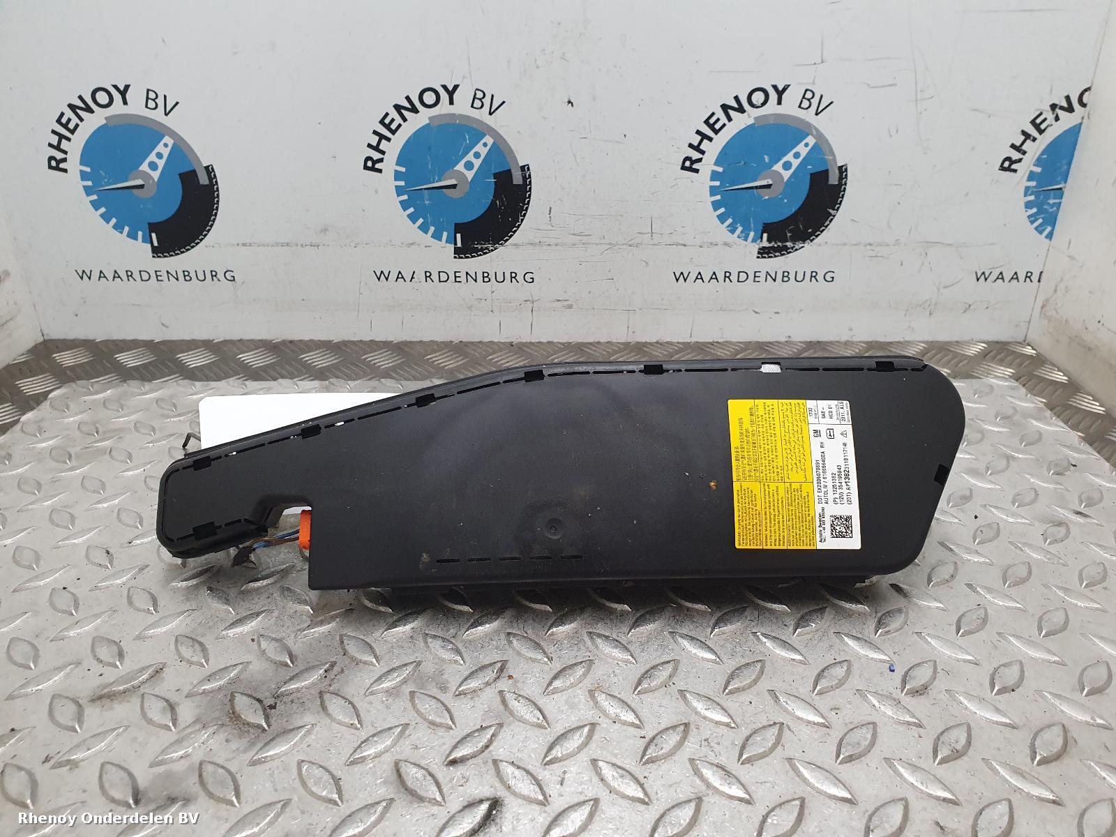 Bekijk Auto-onderdeel AIRBAG RECHTS OPEL / VAUXHALL ASTRA 2011