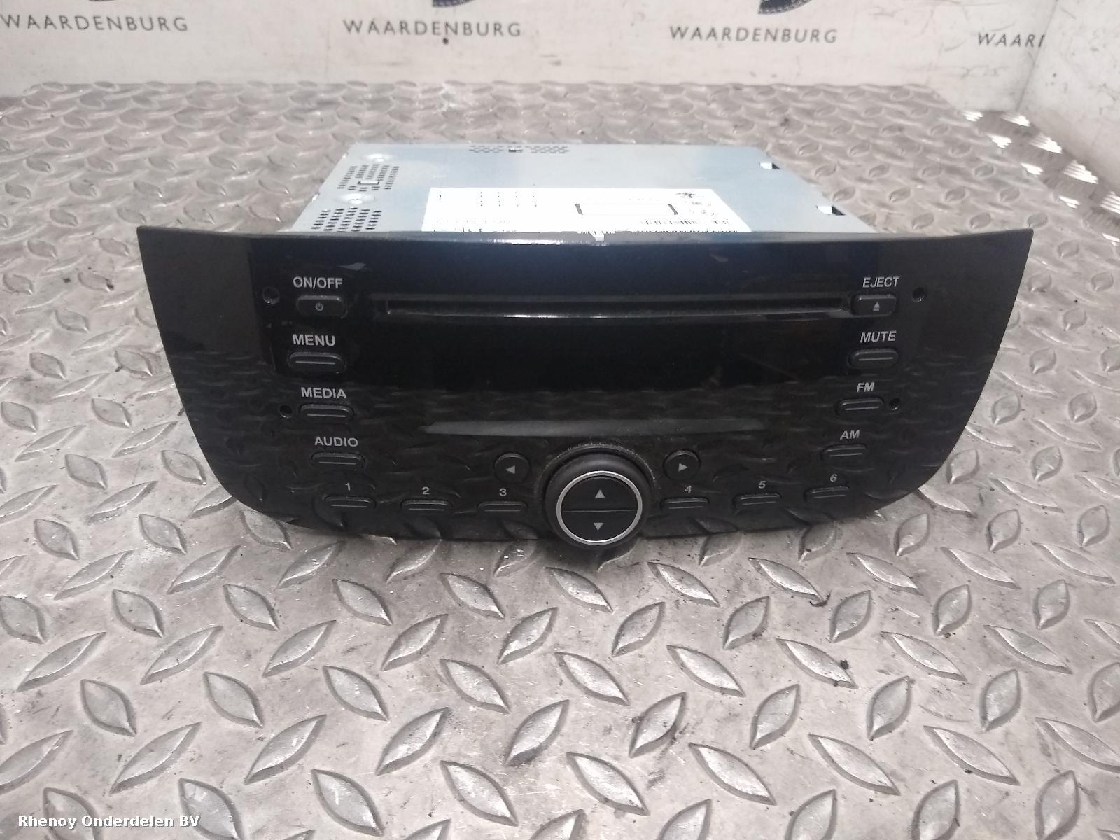 Bekijk Auto-onderdeel RADIO FIAT PUNTO EVO 2011