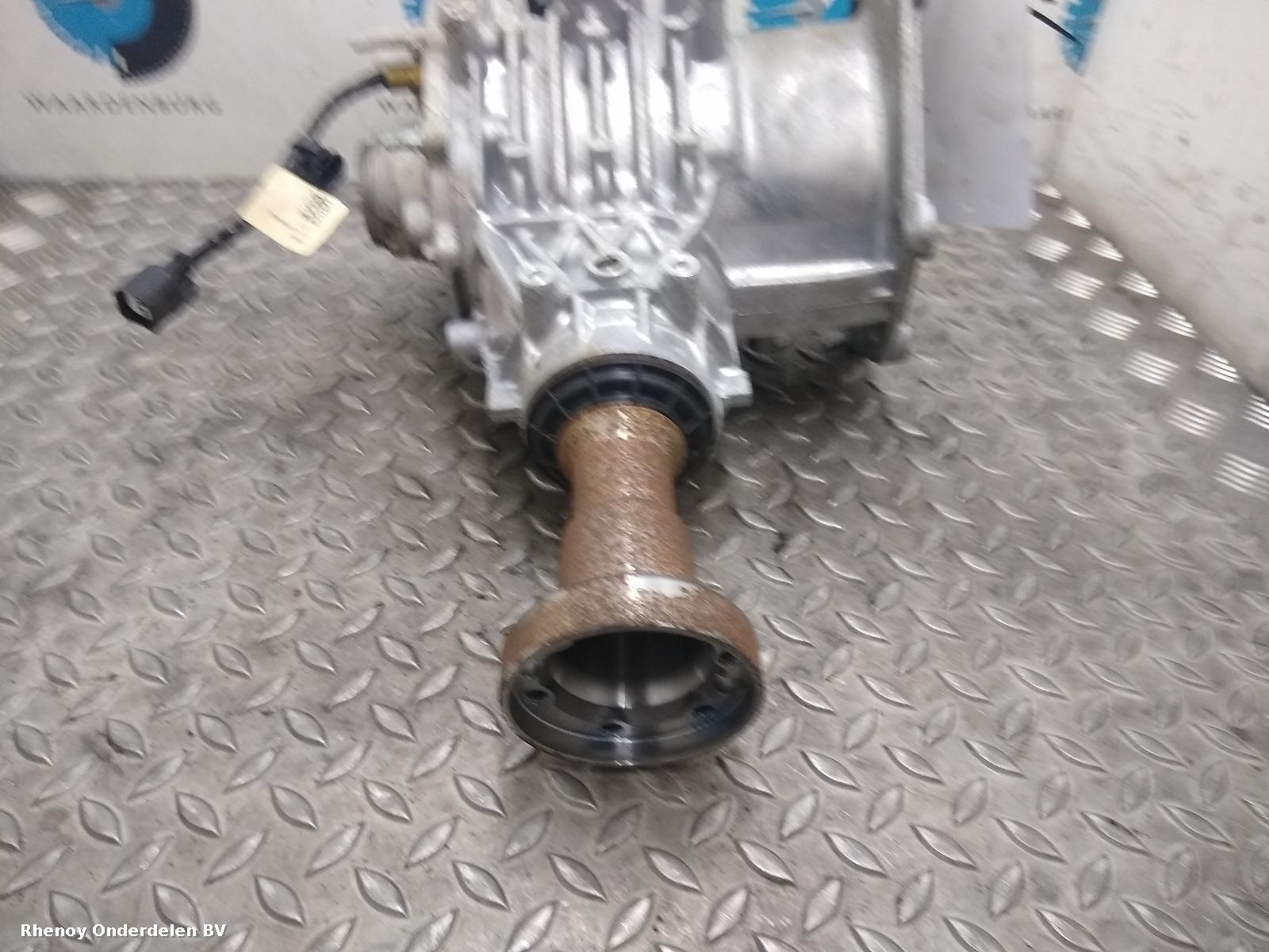 View Auto part TUSSENBAK FORD KUGA 2018