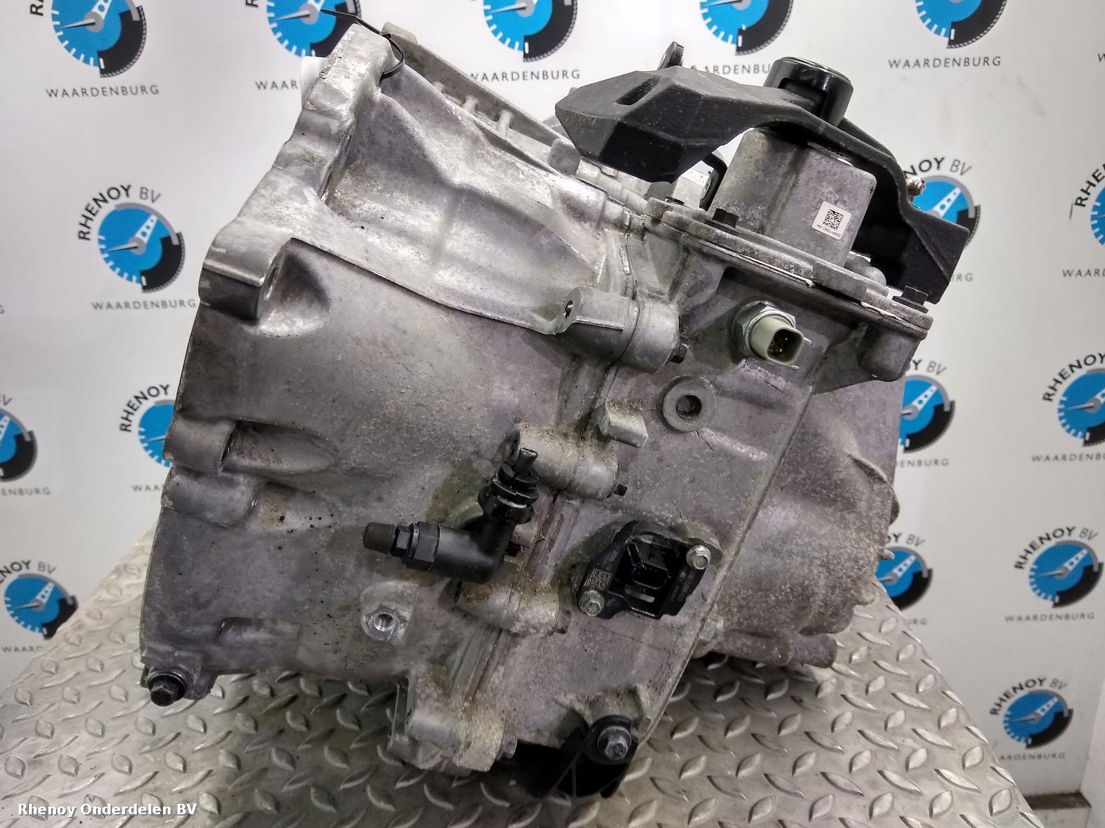 View Auto part TRANSMISSIE / VERSNELLINGSBAK VOLVO V40 2015
