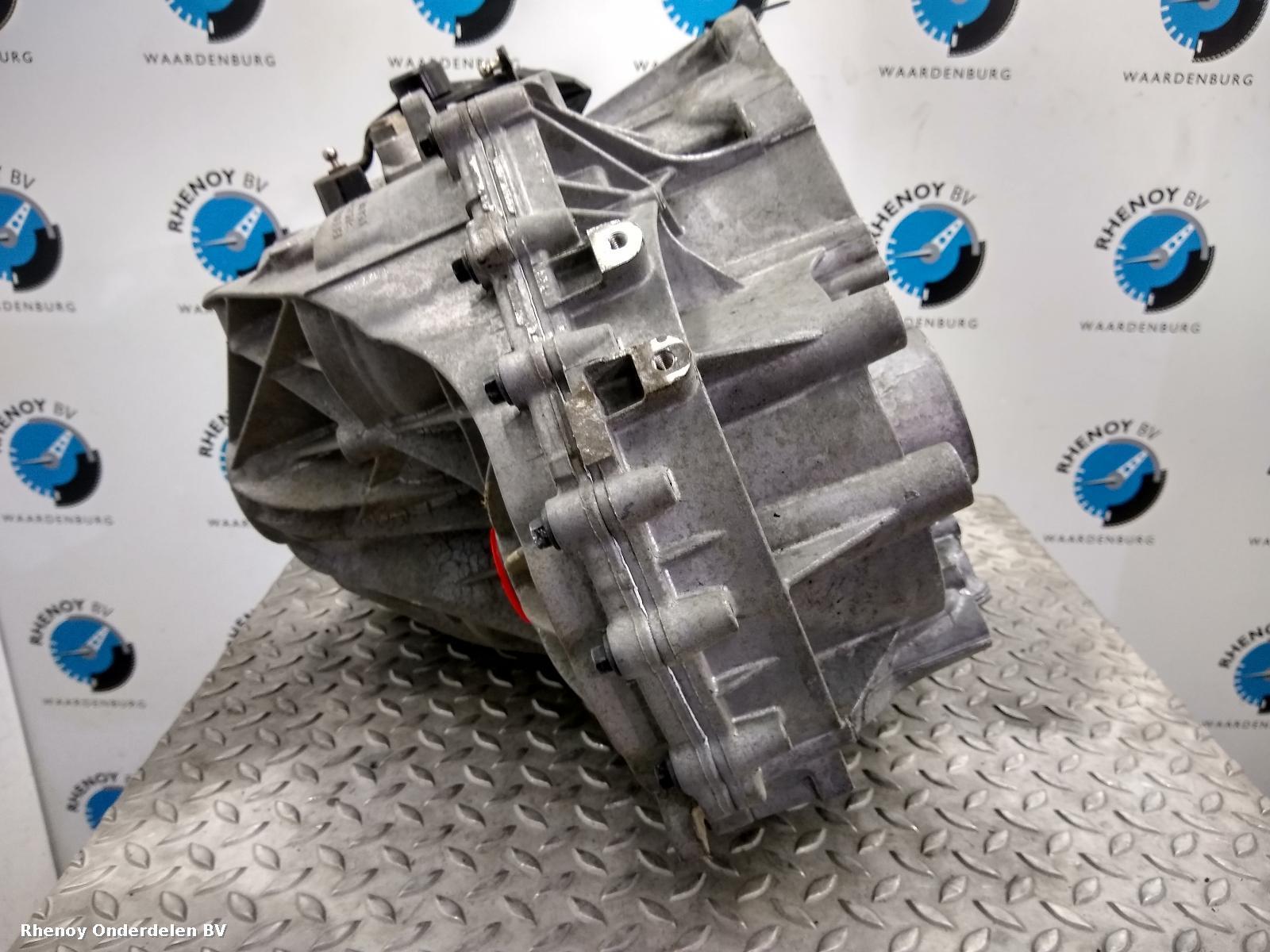 View Auto part TRANSMISSIE / VERSNELLINGSBAK VOLVO V40 2015