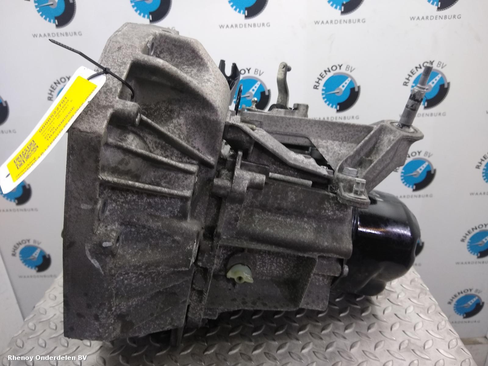 View Auto part TRANSMISSIE / VERSNELLINGSBAK RENAULT CLIO 2011