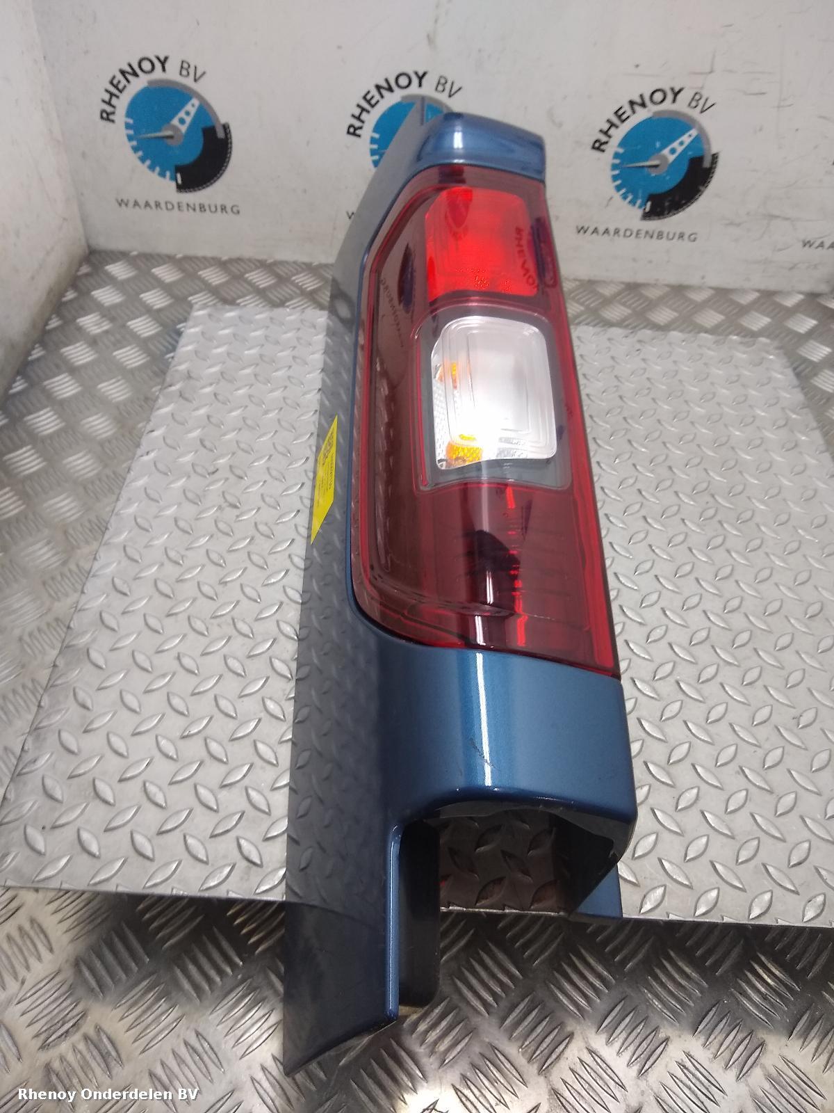 View Auto part R Taillight RENAULT TRAFIC 2016