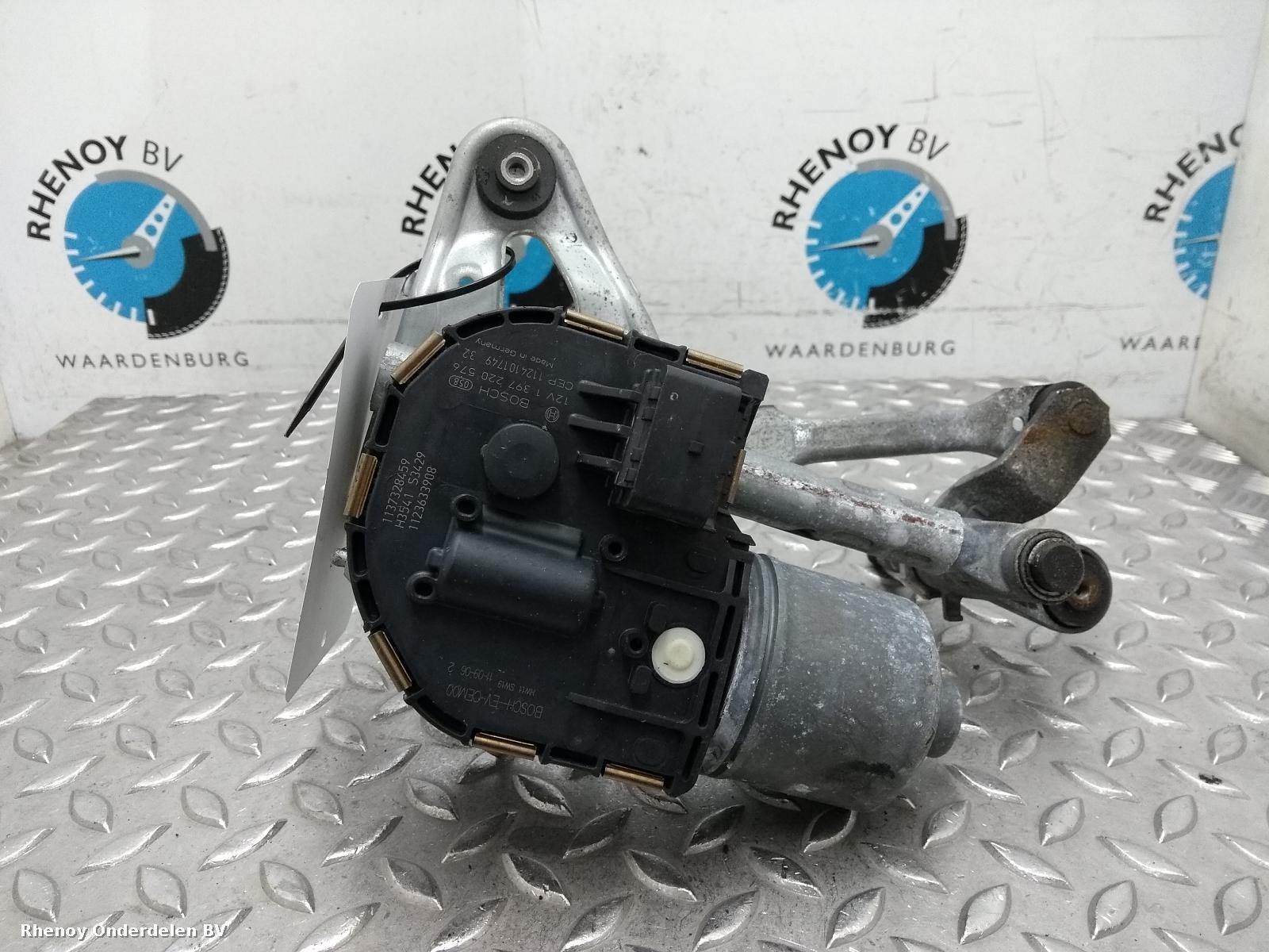 Bekijk Auto-onderdeel RUITENWISSERMOTOR VOOR PEUGEOT 5008 2011
