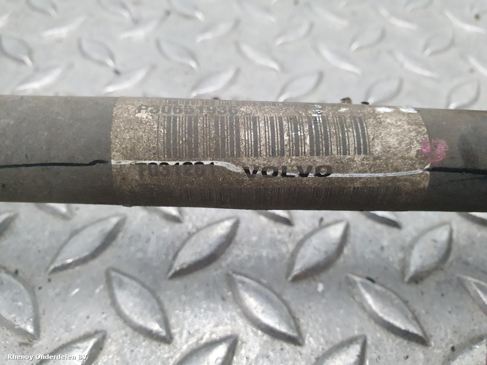 View Auto part AANDRIJFAS R VOLVO XC70 2004