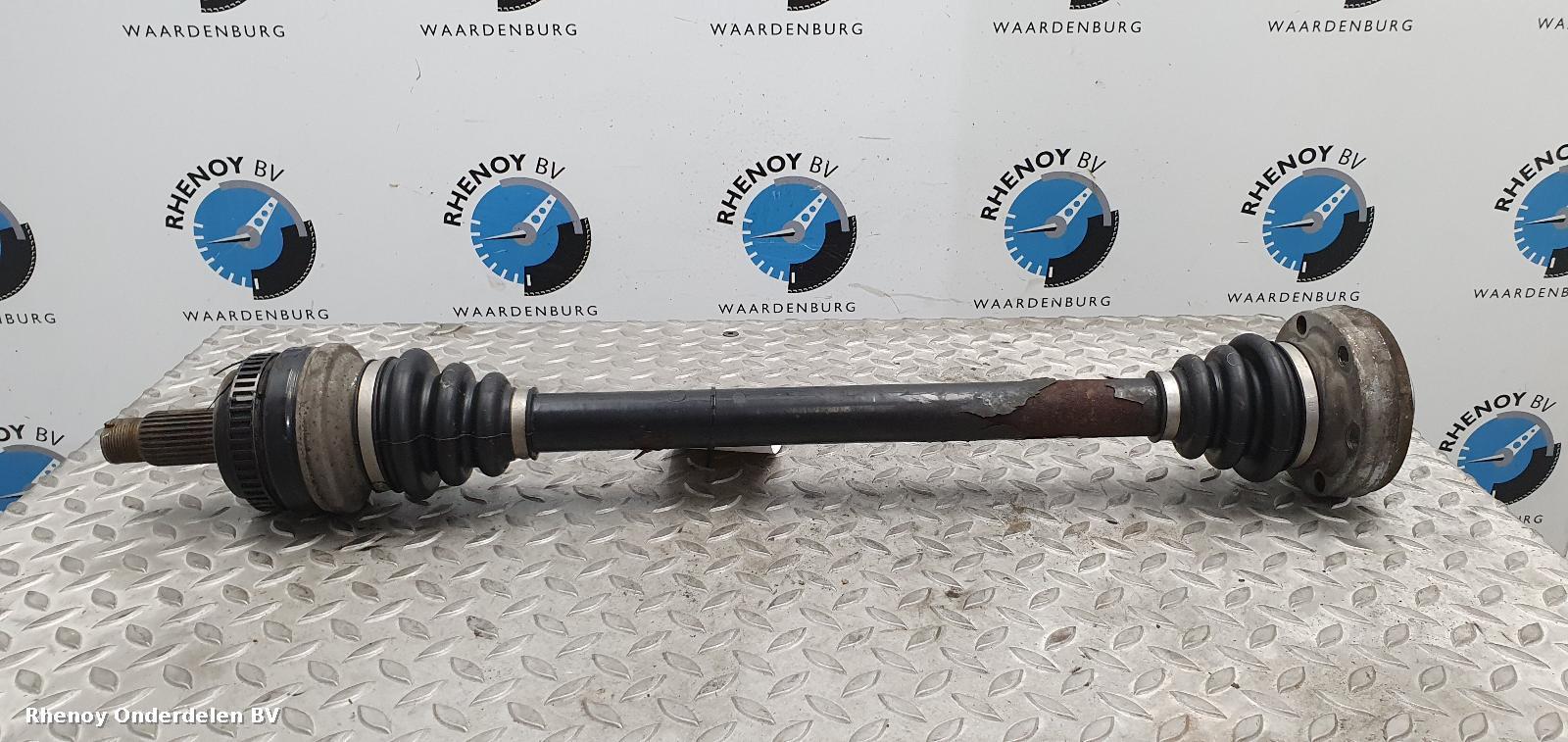 Bekijk Auto-onderdeel AANDRIJFAS R BMW 3 SERIES 2005