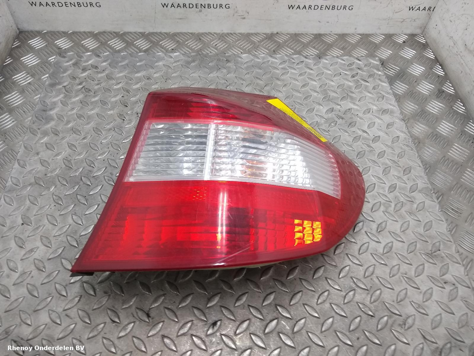 Bekijk Auto-onderdeel ACHTERLICHT R BMW 1 SERIES 2004