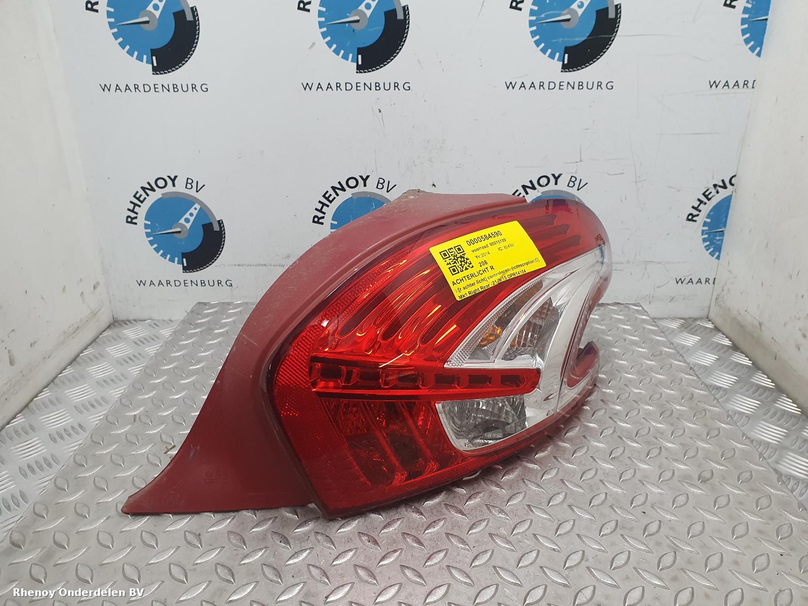 Bekijk Auto-onderdeel ACHTERLICHT R PEUGEOT 208 2014