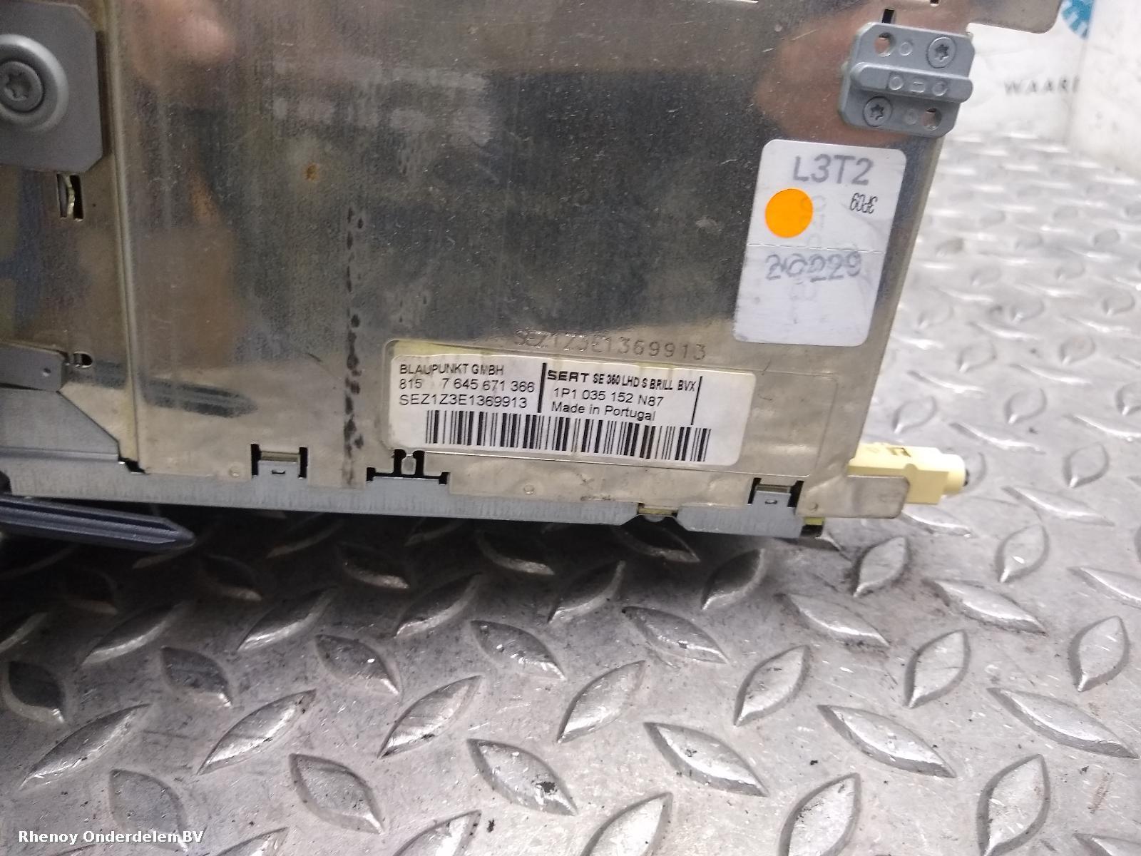 View Auto part RADIO SEAT LEON 2006