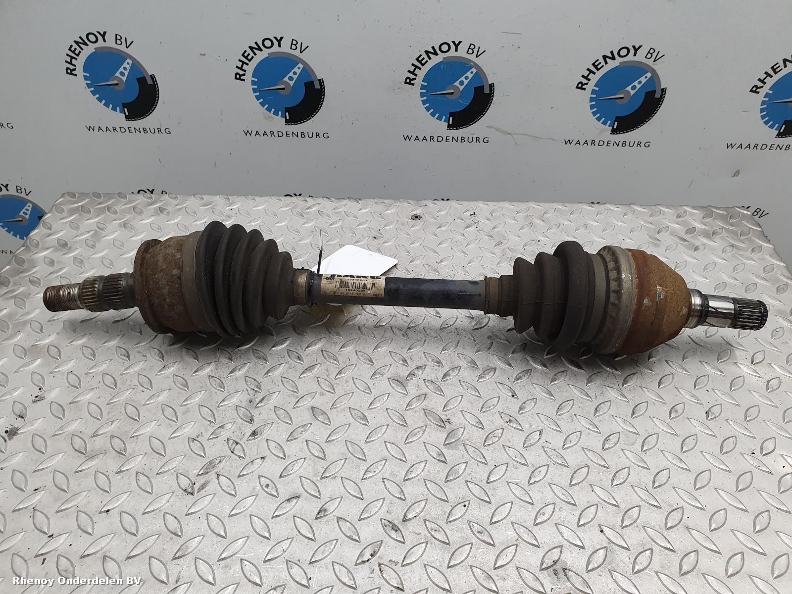 Bekijk Auto-onderdeel AANDRIJFAS L OPEL / VAUXHALL ZAFIRA 2012