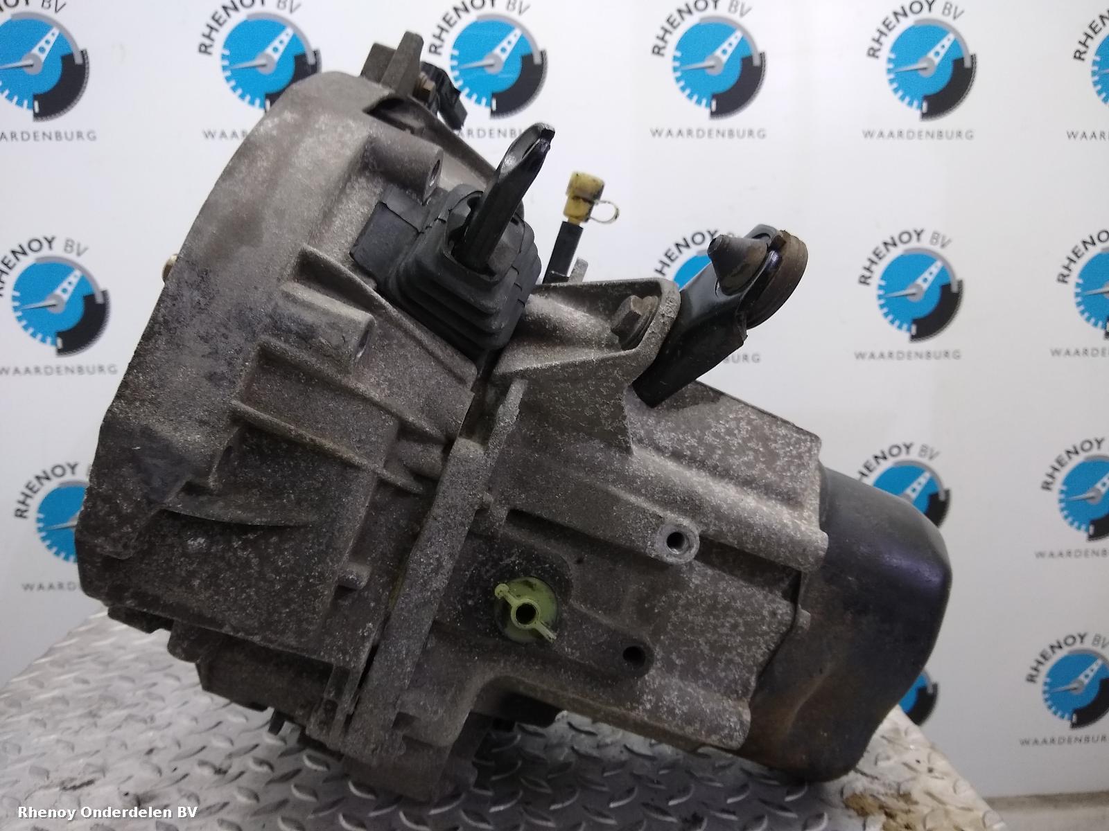 View Auto part TRANSMISSIE / VERSNELLINGSBAK RENAULT CLIO 2002