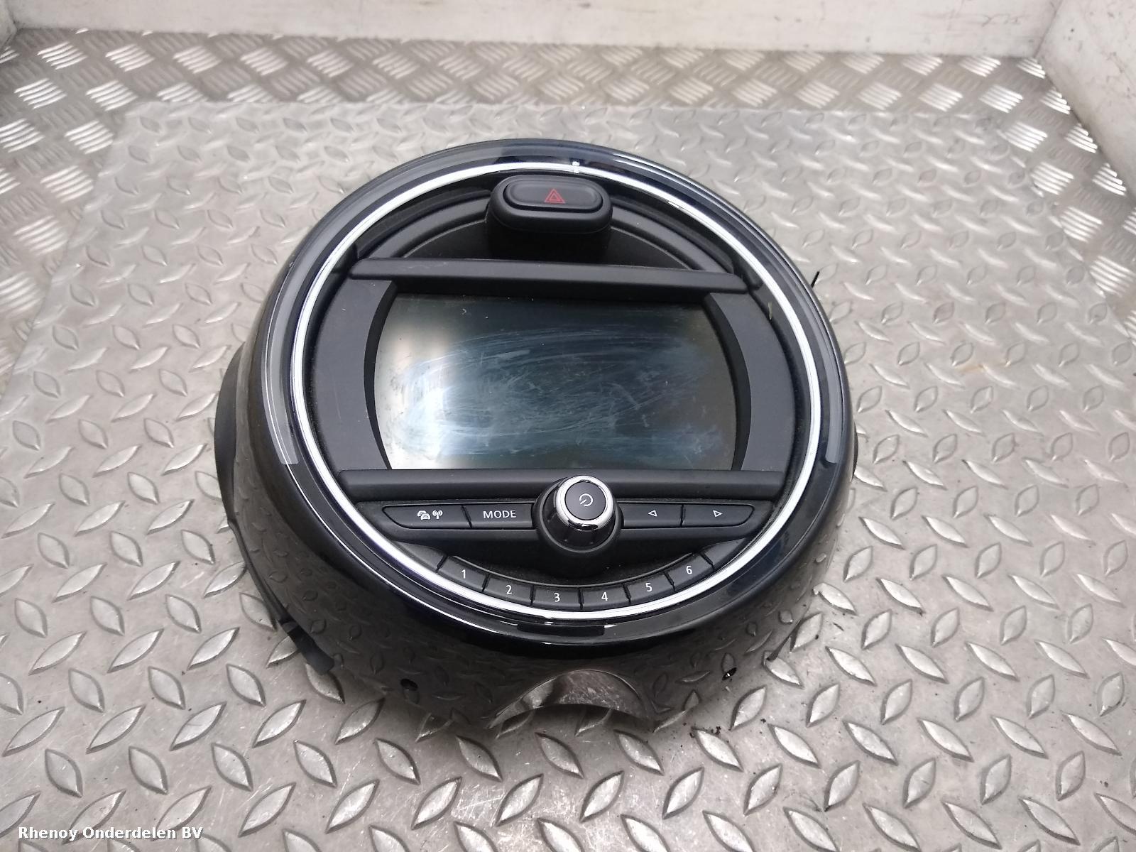 Bekijk Auto-onderdeel RADIO MINI (BMW) COUNTRYMAN 2018
