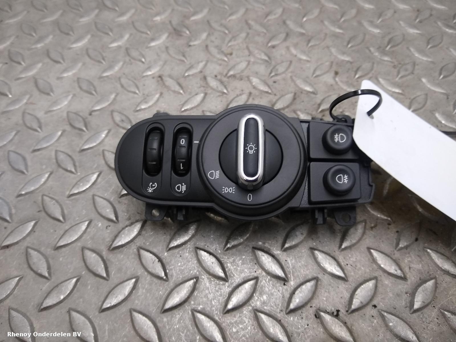 Bekijk Auto-onderdeel SCHAKELAAR VERLICHTING (LOS IN DASHBOARD) MINI (BMW) MINI 2015