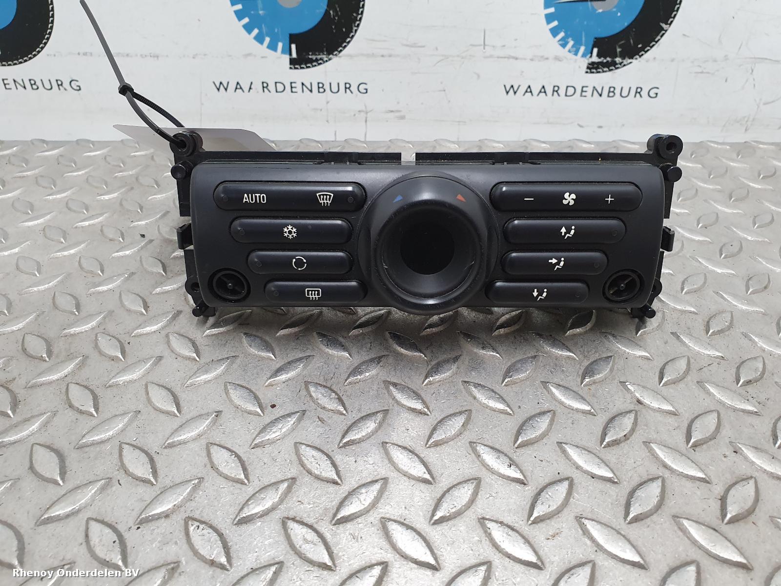 Bekijk Auto-onderdeel KACHEL BEDIENINGSPANEEL MINI (BMW) MINI 2004
