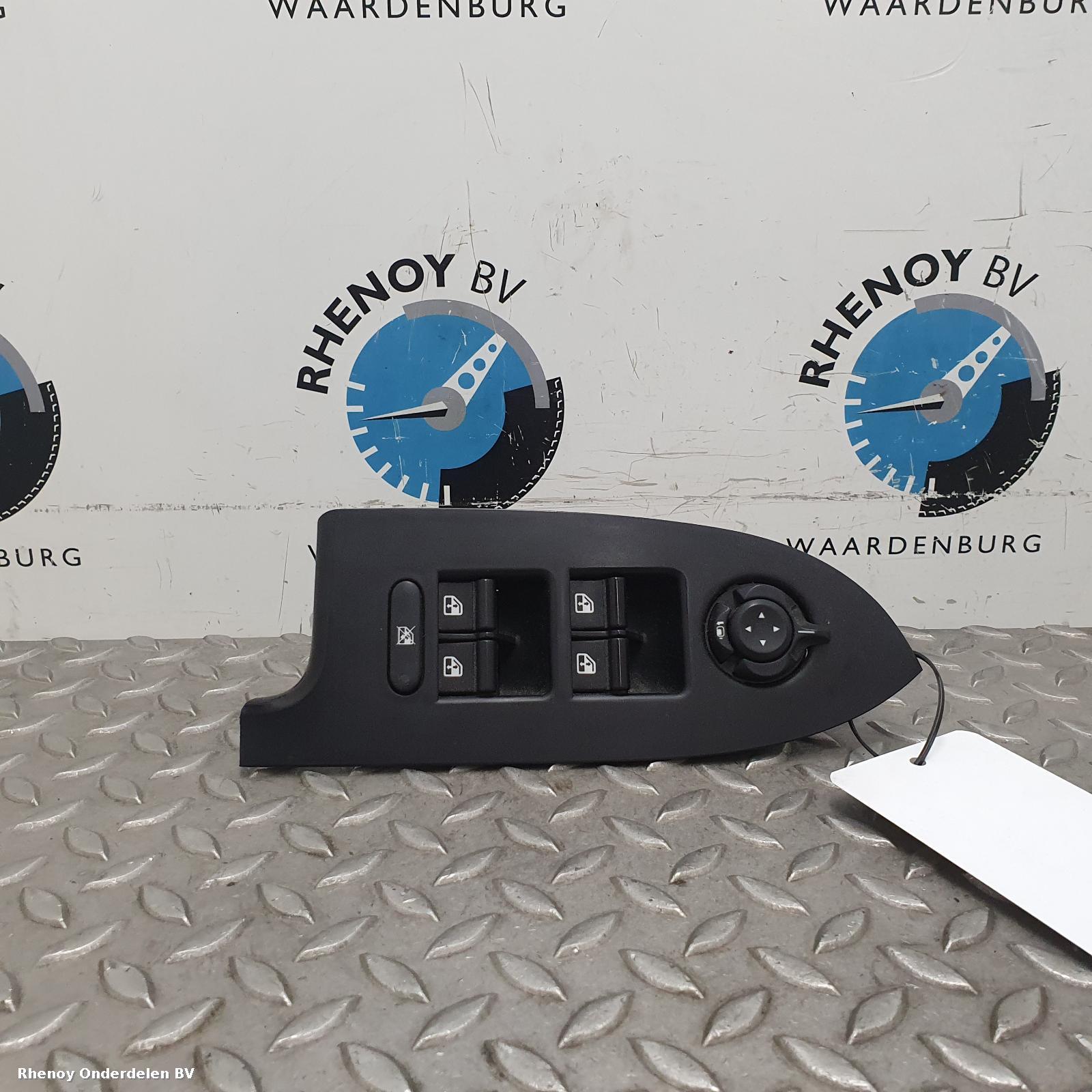 Bekijk Auto-onderdeel SCHAKELAAR  ELEKTRISCHE RAMEN ALFA ROMEO GIULIETTA 2010