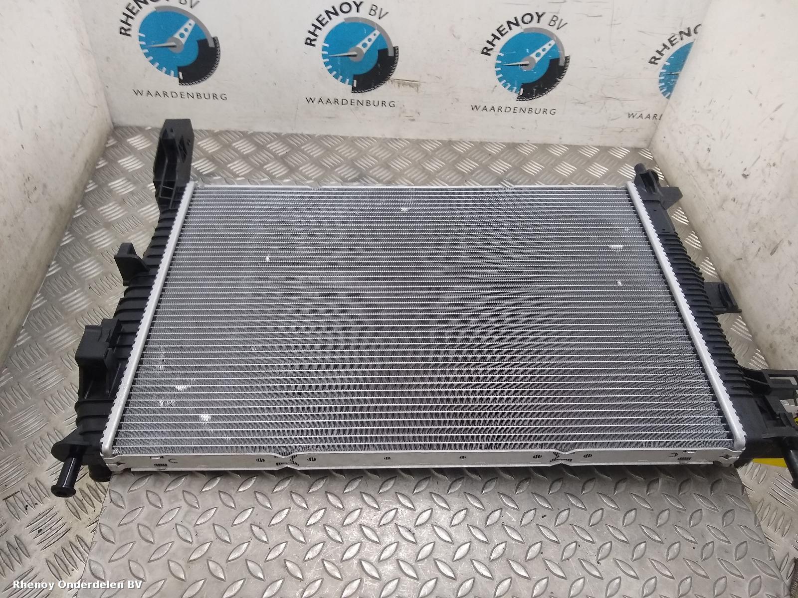 Bekijk Auto-onderdeel RADIATEUR FORD FOCUS C MAX 2016