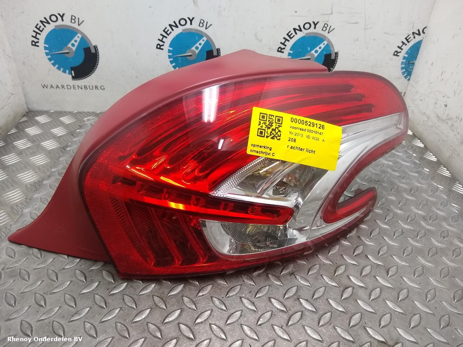 Bekijk Auto-onderdeel ACHTERLICHT R PEUGEOT 208 2013